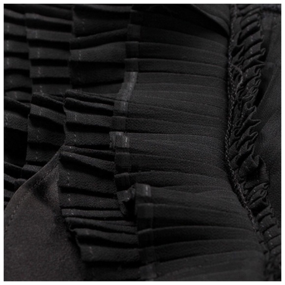 The LONNABRYY Black Silky Top - Picture 6 of 6